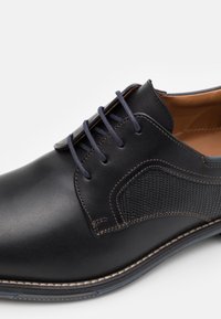 Lloyd Derbies - black
