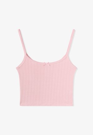Różowy prążkowany crop top z cienkimi ramiączkami. Posiada delikatny akcent w postaci kokardki z tyłu, wykonany z miękkiego materiału o lekko teksturowanym wykończeniu.
