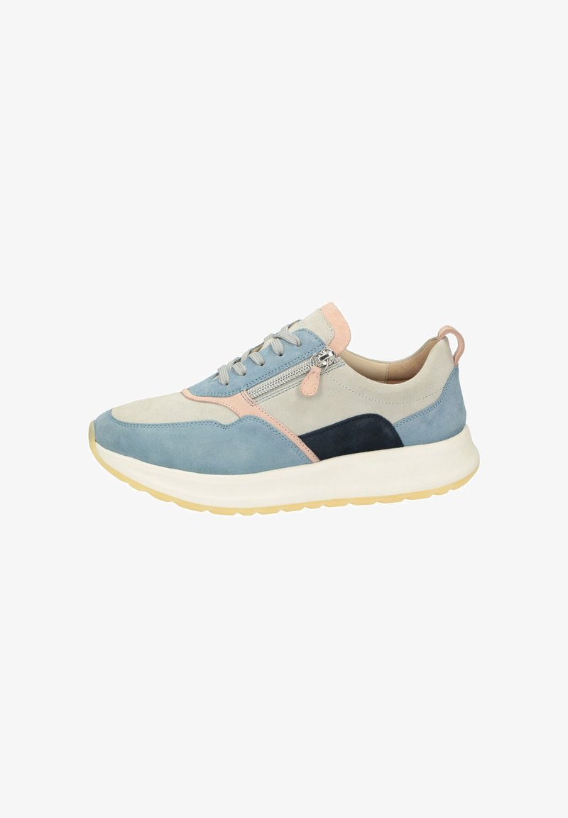 Casual lage sneaker in blauw, beige, marineblauw en roze met veters aan de voorkant, zijrits en witte zool met lichtbruine profielzool.