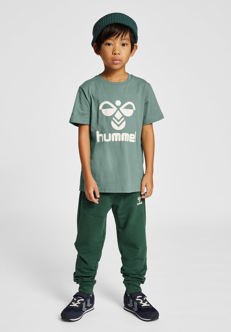 Hummel ON  - Träningsbyxor - pineneedle