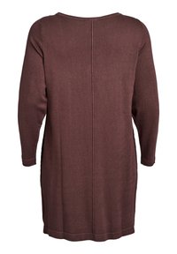 Trui met lange mouwen in bordeauxrood, gebreid, met een afgeronde zoom en een middennaad, gemaakt van zacht materiaal. Geen zichtbare patronen of metalen details.