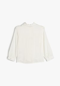 Blusa blanca de manga larga, fabricada en un tejido ligero, con cuello con volantes, puños abotonados, dobladillo recto, textura suave, diseño sencillo, sin patrones.