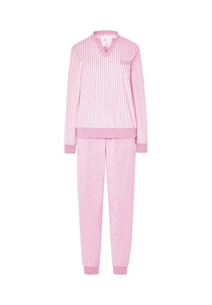 Conjunto de pijama rosa que incluye una parte superior de manga larga con rayas verticales, escote en V y un bolsillo en el pecho; acompañado de pantalones rosa sólidos con cintura elástica.
