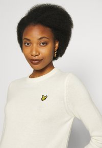 Lyle & Scott JUMPER - Camisola - vanilla ice