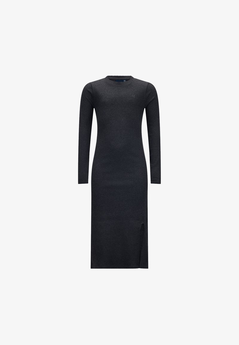 Abito lungo a maniche lunghe di colore grigio scuro, con scollatura rotonda e spacco laterale. Realizzato in un materiale testurizzato, presenta una silhouette aderente.