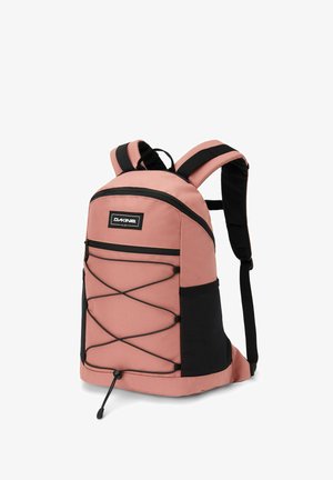 Mochila rosa y negra, hecha de tejido duradero, con un bolsillo delantero con cremallera, diseño con cuerda elástica y correas ajustables y acolchadas.
