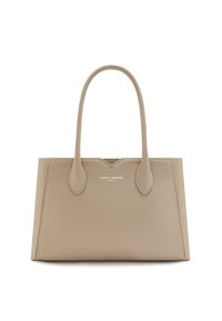 Beige leren handtas met een gestructureerd oppervlak, twee ronde handvatten en een driehoekige uitsparing aan de bovenkant. Voorzien van gouden merkaccenten.