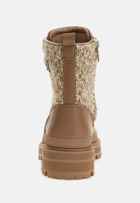 Guess - Botki sznurowane