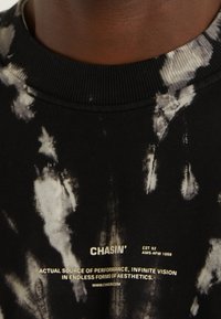 CHASIN' Felpa - black