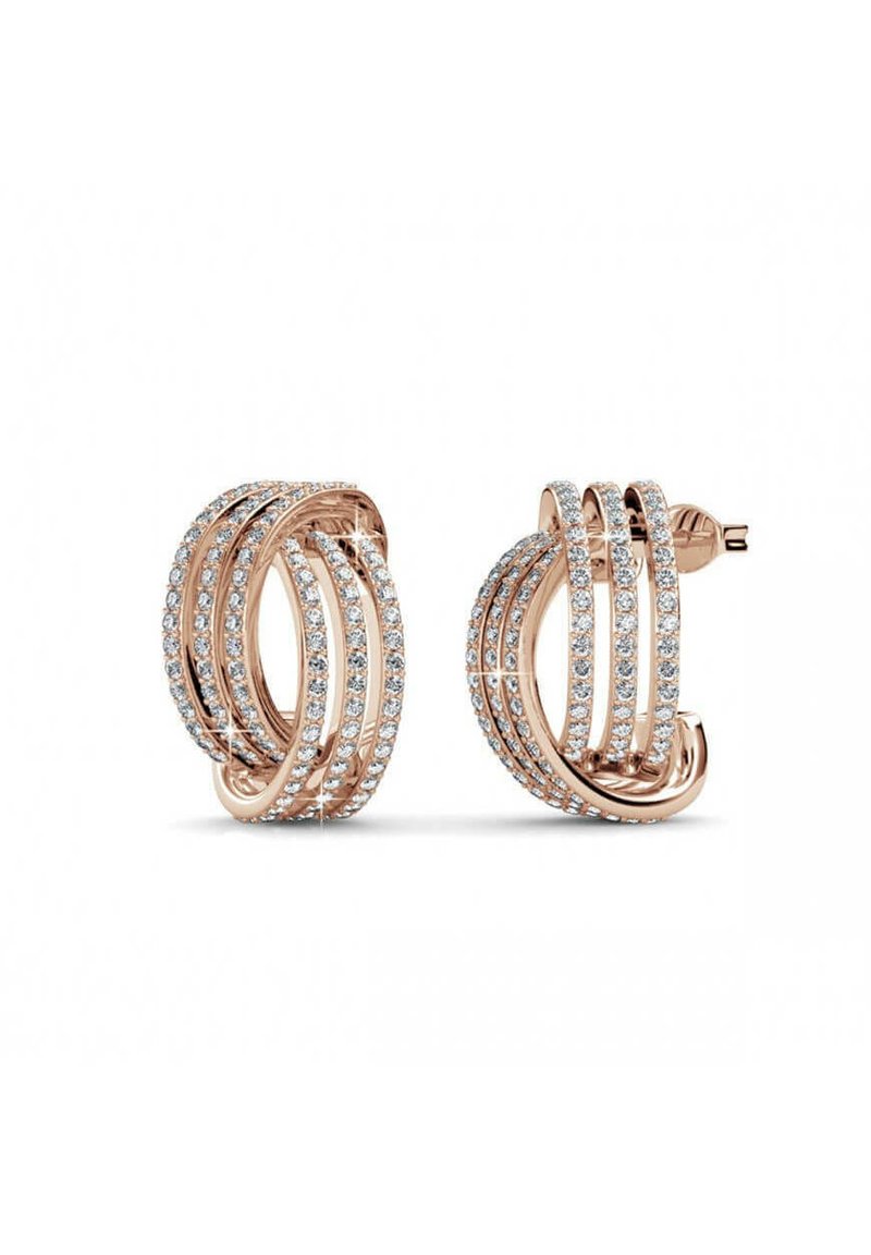 Orecchini a cerchio in oro rosa con più filamenti intrecciati, decorati con numerosi strass trasparenti, dotati di un sicuro retro a pulsante.