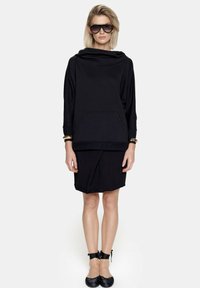 by insomnia CORA czarny