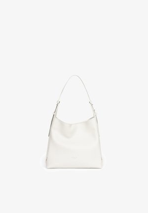 Biała teksturowana skórzana torebka na ramię z jednym paskiem i minimalistycznym wzornictwem na białym tle.