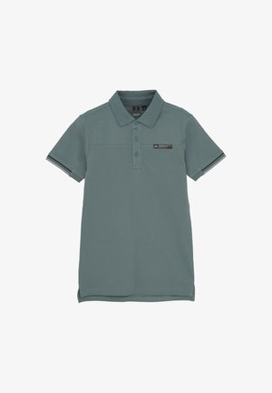 Polo shirt in gematigd teal met een gestructureerde stof, drie knopen en een logo patch. Heeft gestreepte accenten op de mouwen.