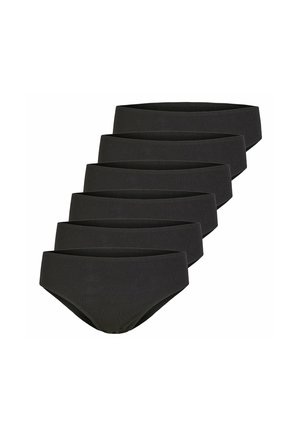 Sechs schwarze, schlichte Baumwoll-Damenunterhosen in einer versetzten Anordnung auf einem weißen Hintergrund gestapelt.