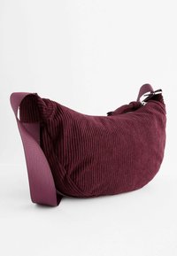 Next SLING - Rankinė per petį - berry red