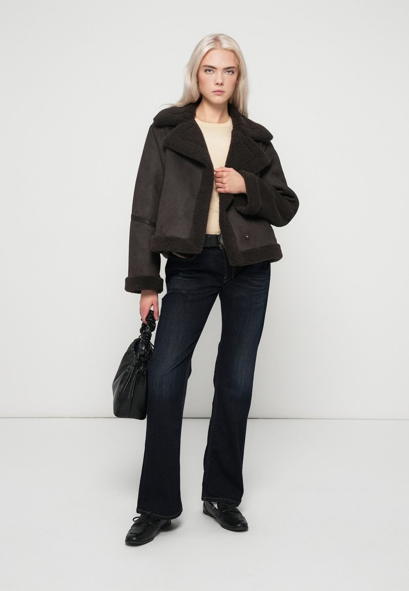 Vero Moda Imitatieleren jas donkerbruin Vero Moda Imitatieleren jas donkerbruin