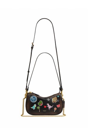 Sac à bandoulière en cuir noir avec patchs de dinosaures et d'animaux, détail chaîne dorée et bandoulière fine réglable.