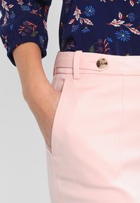 Esprit Collection Tygbyxor - light pink