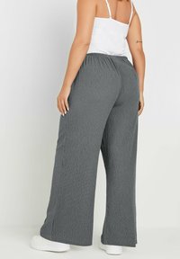 Yours Clothing TEXTURED WIDE LEG  - Broek - grey