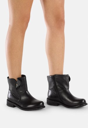 Classic ankle boots - black