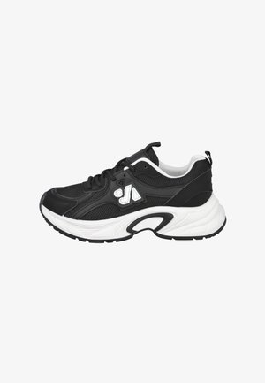Zapatilla deportiva en blanco y negro con parte superior de malla, puntera redondeada, cuello acolchado y suela de goma con detalles texturizados.