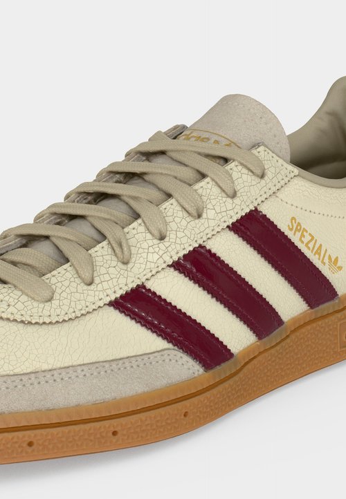 adidas Handball Spezial 'Off White Shadow Red' — foto 7