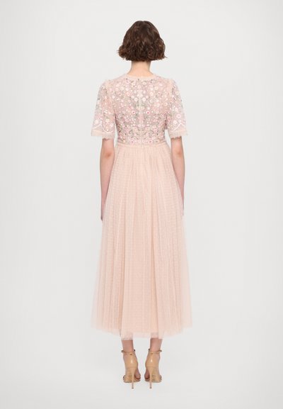 Needle & Thread ROSIE BODICE SHORT SLEEVE V NECK GOWN - Oblačila za posebne priložnosti - pearl pink