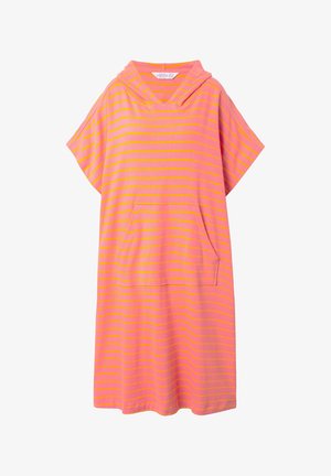 Roze en gele gestreepte hoodie-jurk met korte mouwen, voorzien van een voorzak en een relaxte, losse pasvorm. Zachte stoftextuur.