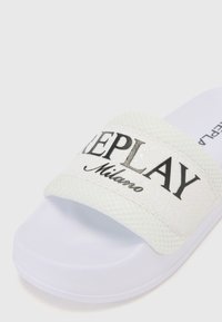 Thumbnail Image 6