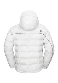 Witte pufferjack met een capuchon, voorzien van een quilted ontwerp, zwarte accentbuis en een logo op de linker boven schouder.