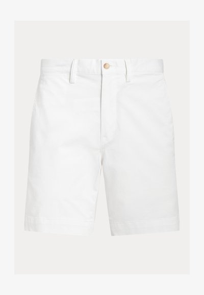 Λευκά βαμβακερά σορτς με θηλιές για ζώνη, κλεισιμο με κουμπί μπροστά και ίσιο τελείωμα, εμφανίζεται σε απλό φόντο.