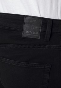 Only & Sons ONSLOOM LIFE - Calças de ganga justas - black denim