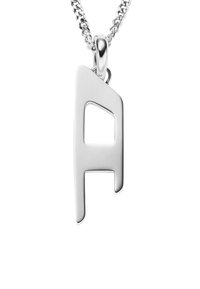 Pendentif en argent en forme de lettre "A", présentant une surface lisse et polie, attaché à une chaîne avec un design de maillon solide.