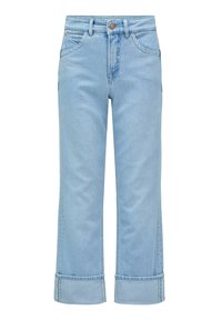 Jeans de mezclilla azul claro con corte recto, con una cintura alta, bolsillos delanteros y puños doblados. Textura suave y costuras mínimas.