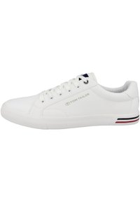 Trainers - white