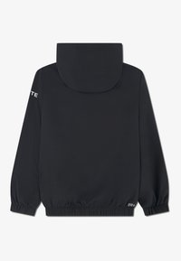 Μαύρο, ελαφρύ ζακέτα τύπου pullover με κουκούλα, ελαστικούς καρπούς και κορδόνι στη μέση. Έχει λογότυπο στην αριστερή μανσέτα. Λειαφή υφή.