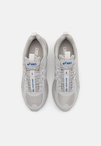 ASICS SportStyle Matalavartiset tennarit - grey