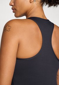 ONLY Play ONPSANA SHORT - Top - black