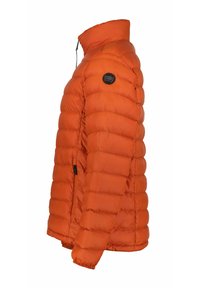 Oranssi puffatakki, jossa on korkea kaulus, ommellut osiot ja musta logotarra ylähihais. Kevyt, tikattu muotoilu.