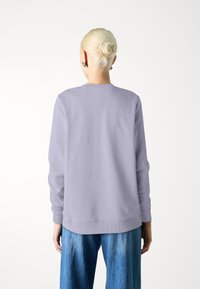 Wrangler REGULAR - Mikina - sweet lavender