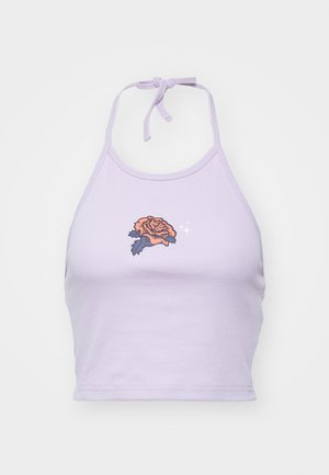 Top corto a halter di color lilla in cotone, con un design di ricamo di rose in arancione e blu navy, con chiusura a fiocco sul collo.
