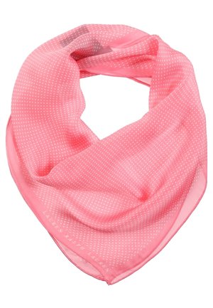 Pañuelo triangular rosa con pequeños lunares blancos y sutil texto "Lauren Ralph Lauren" a lo largo de uno de los bordes.