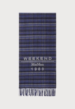 Écharpe à carreaux bleus avec des bords frangés, portant les mots "WEEKEND", "MaxMara" et "1983" brodés en gris clair. Fabriquée en matériau textile doux.