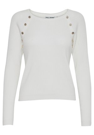 Biely rebrovaný sveter s dlhým rukávom, ktorý má široký výstrih a dekoratívne gombíky pozdĺž ramenných švov. Mäkka textúra a priliehavý dizajn.