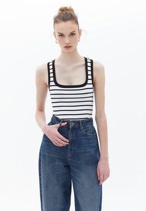 OXXO SQUARE NECK - Top - white black