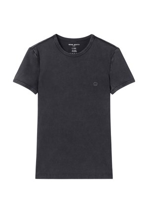 Tricou din bumbac ribetat, negru, cu guler rotund, mâneci scurte și un mic logo tonal pe pieptul stâng. Textură netedă.
