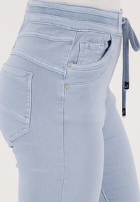 Niet geselecteerd, lichtblauw