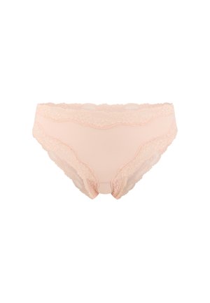 Lichtroze damesondergoed met bloemenkant langs de taille en beenopeningen, ontworpen voor comfort en stijl.