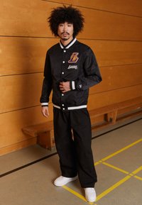 New Era NBA LOS ANGELES LAKERS LOGO SELECT JACKET - Vereinsmannschaften - black
