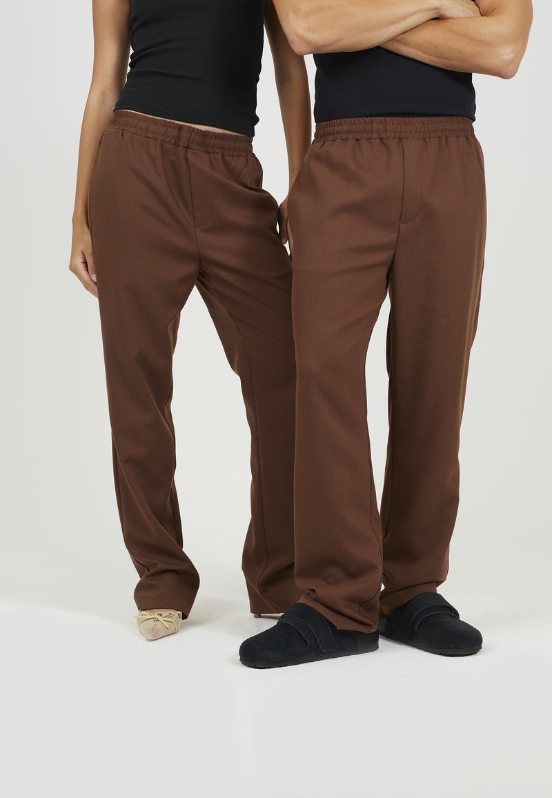 LEGACY STUDIOS UNISEX - Hlače - chocolate brown